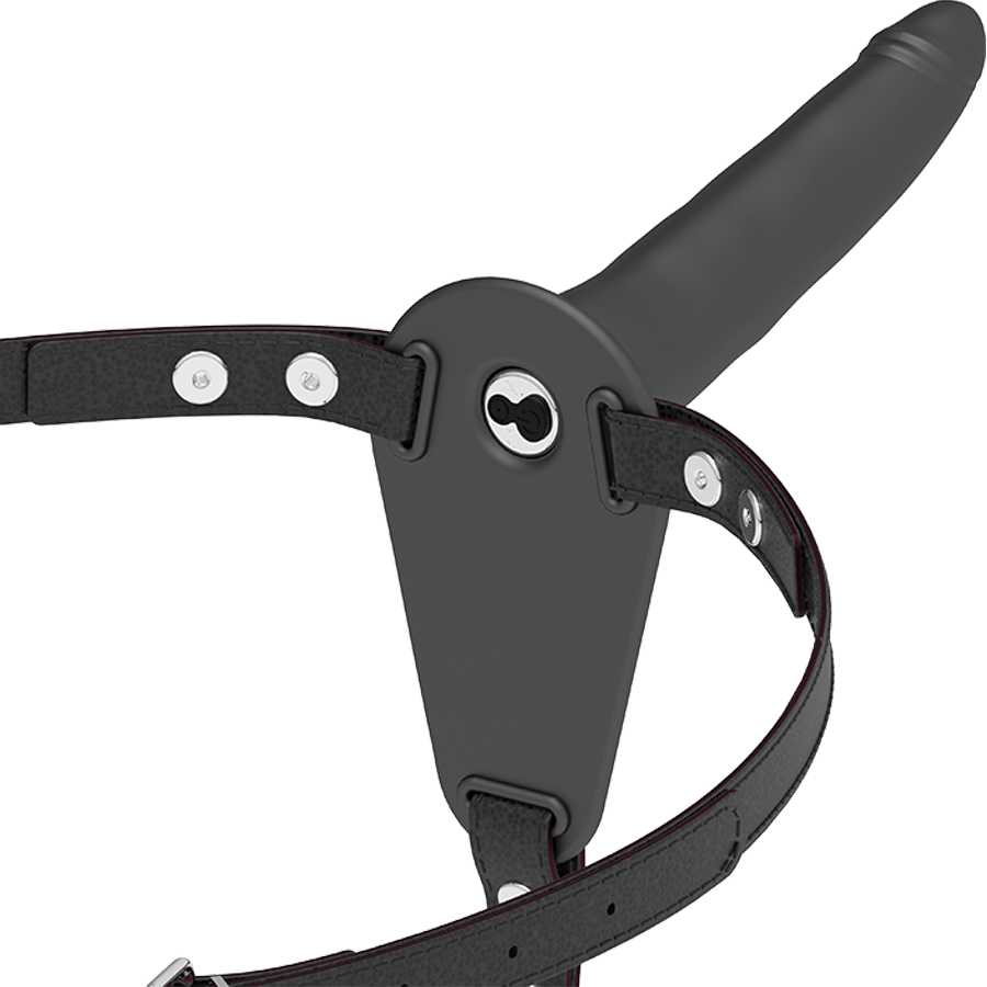 Harnais avec gode vibrant en silicone 15 cm noir seul sur fond blanc